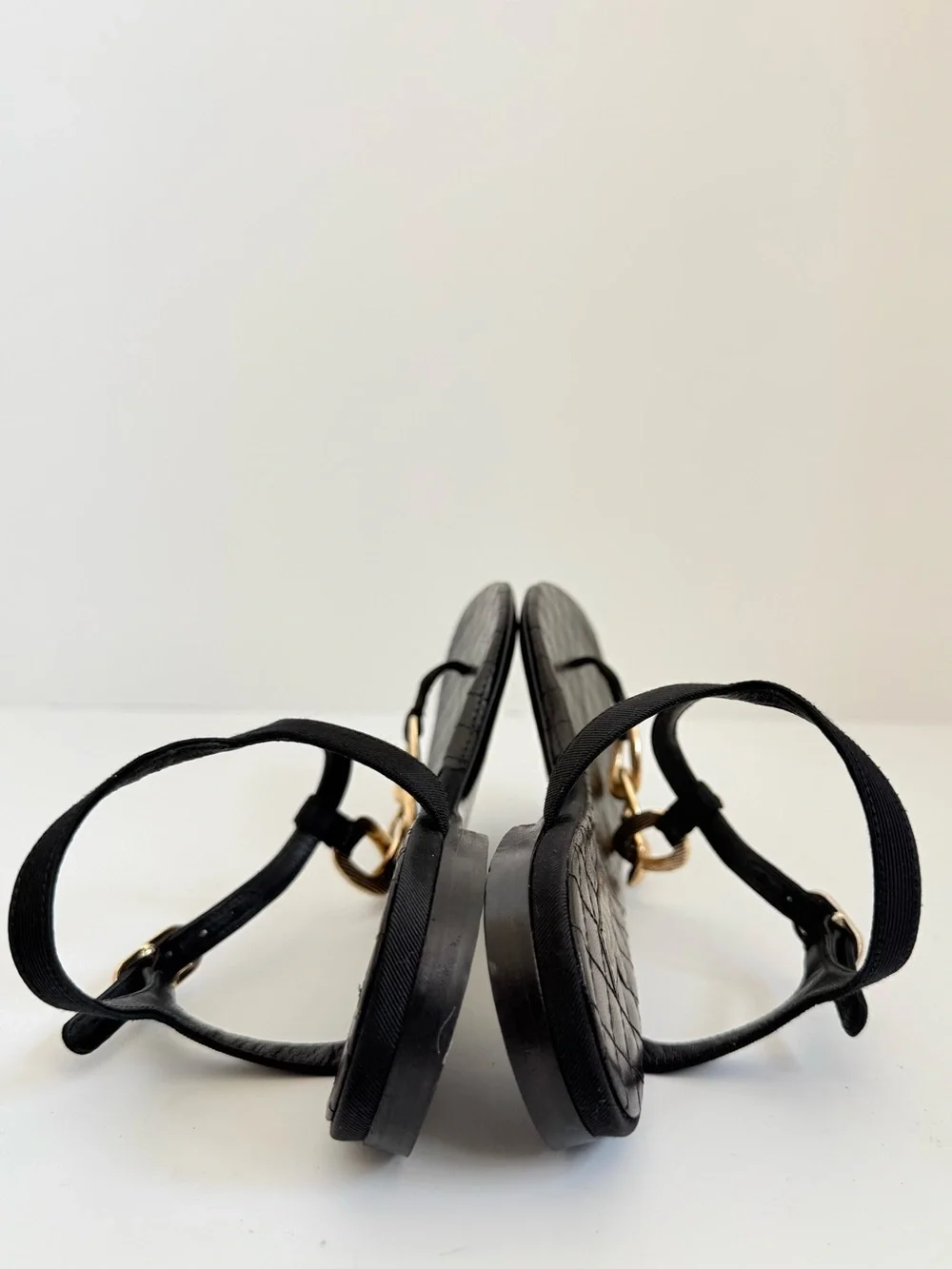 CHANEL 09P Black Quilted Leather Gold Chain CC Thong Sandals EU 38